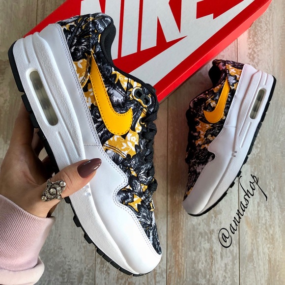 Nike Shoes - NWT Nike Air max 1 QS floral print